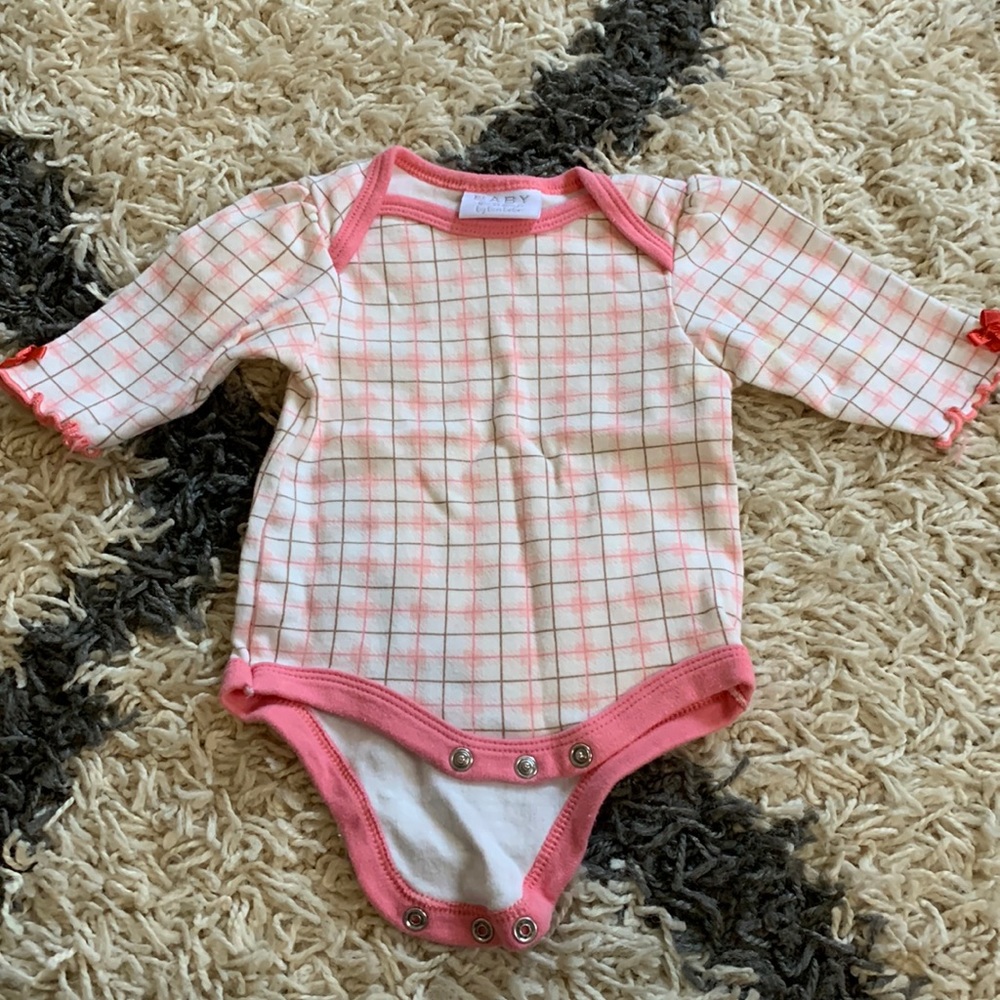 (5/$10) Long sleeve onesie 3M